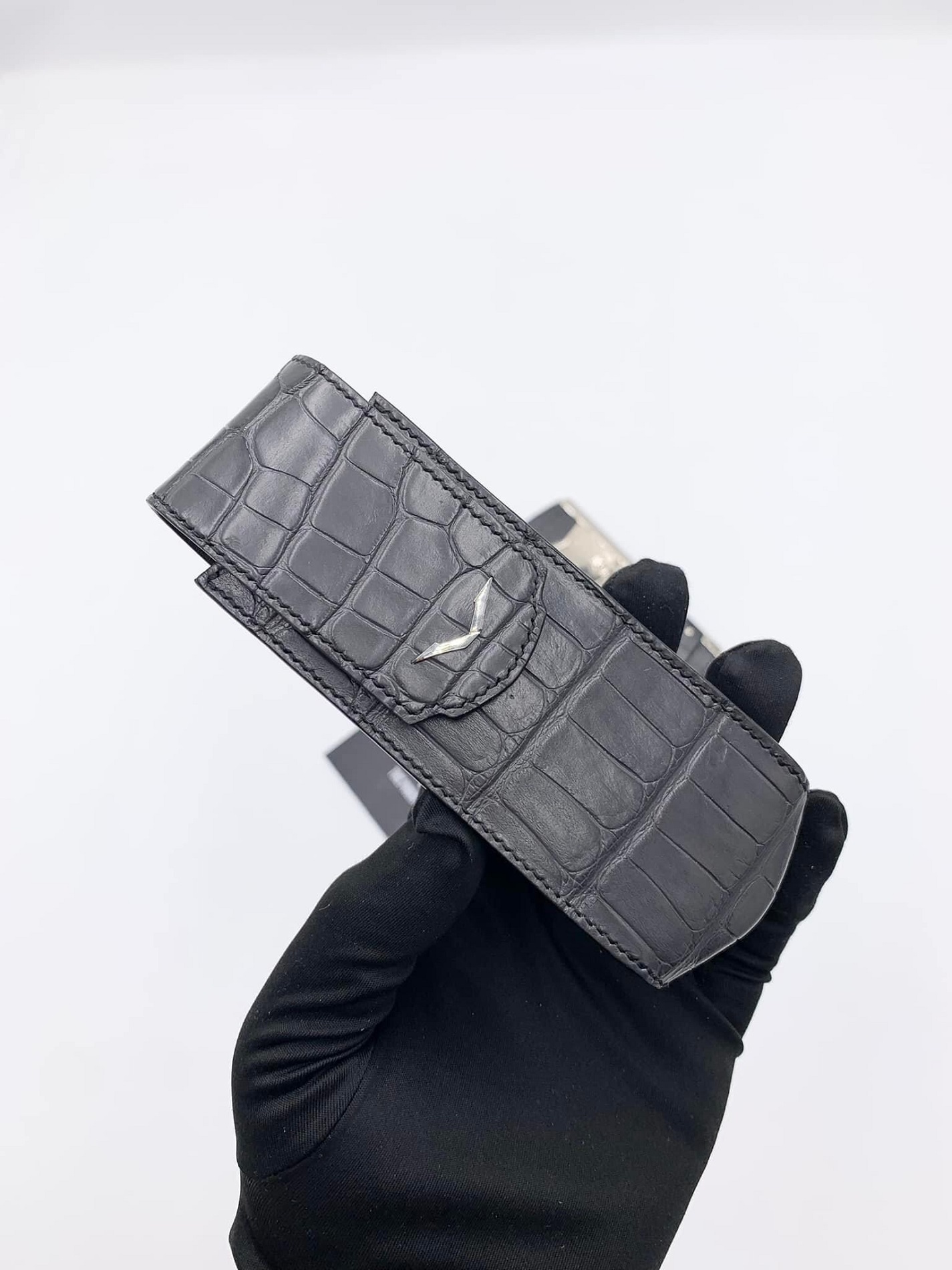 Bao da Vertu Signature S alligator xám