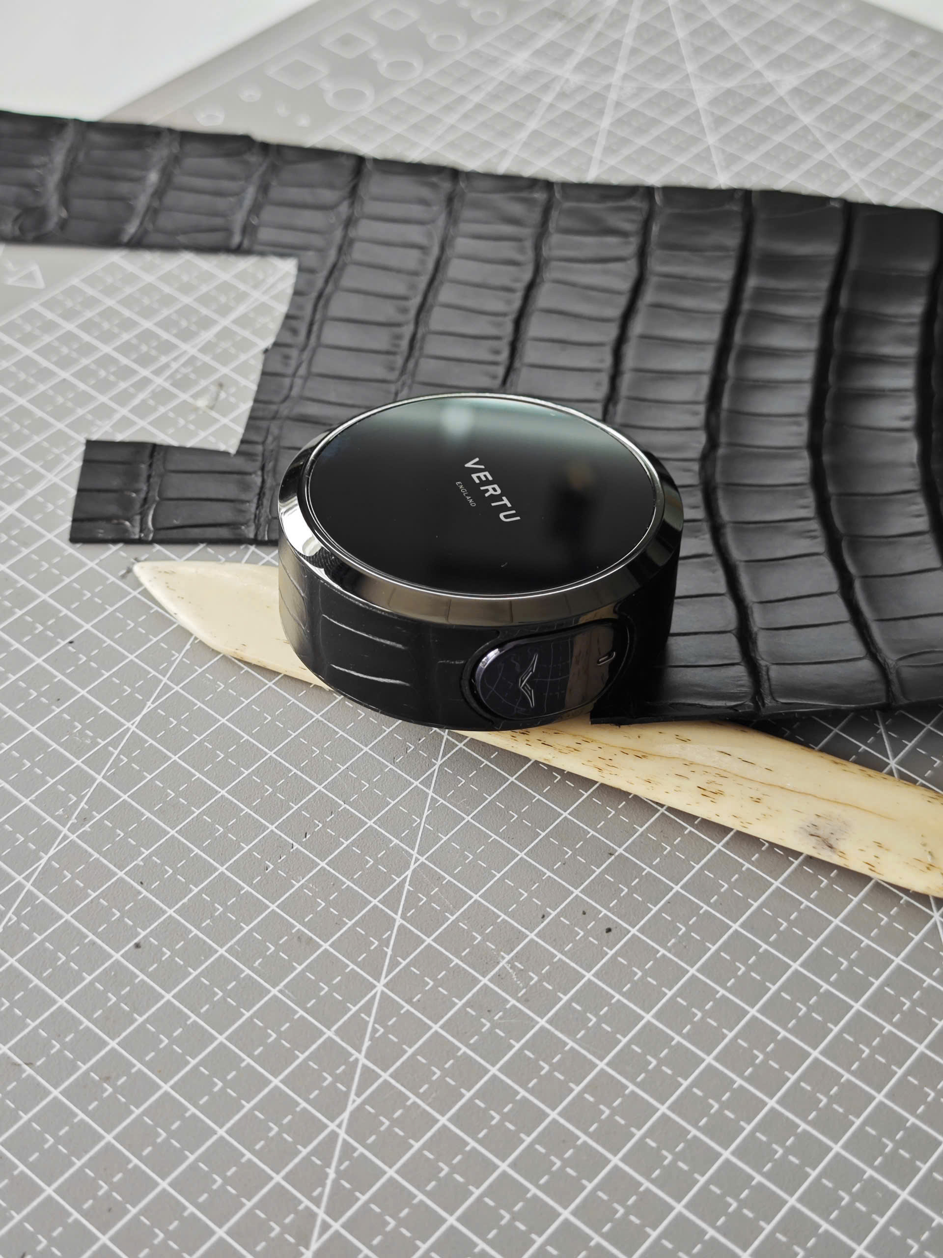 Bọc da tai nghe Bluetooth VERTU