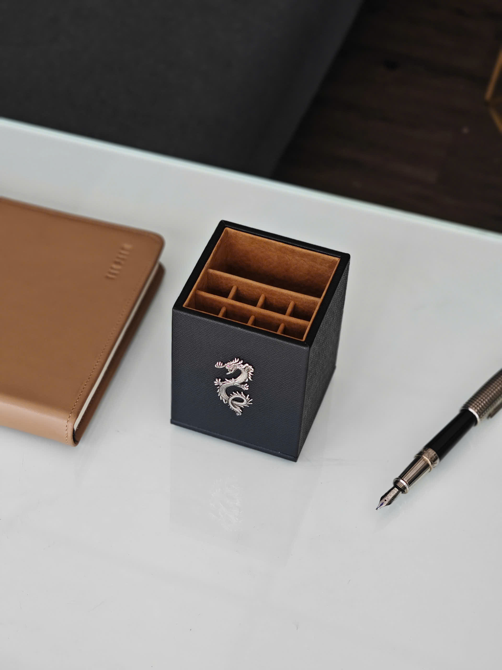 TP Pen Box Signature Enjoy Work - Hộp đựng bút da cao cấp - Hình ảnh 9