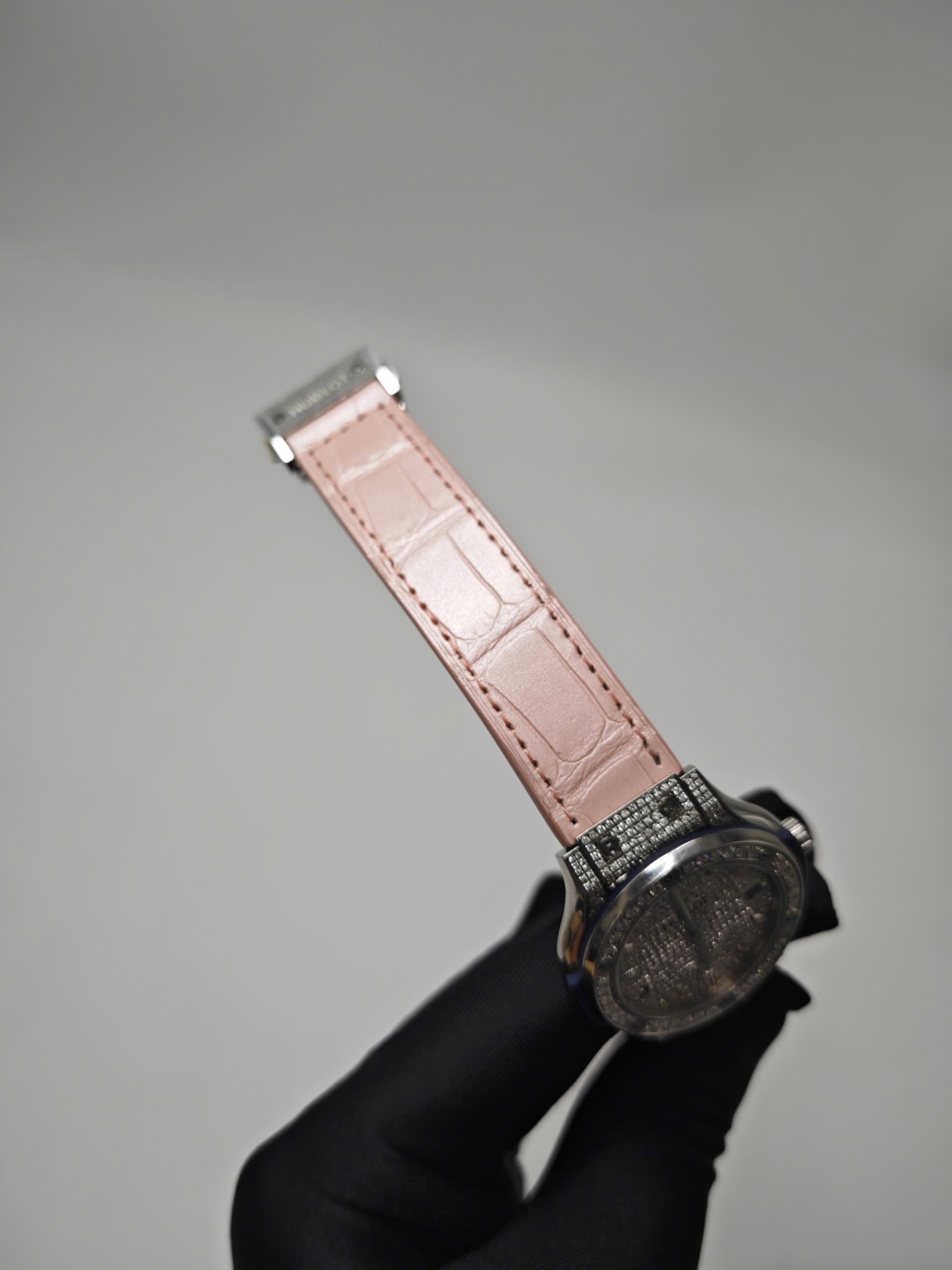 Dây đồng hồ Hublot Classic Fusion da cá sấu Pháp màu hồng - Hình ảnh 3