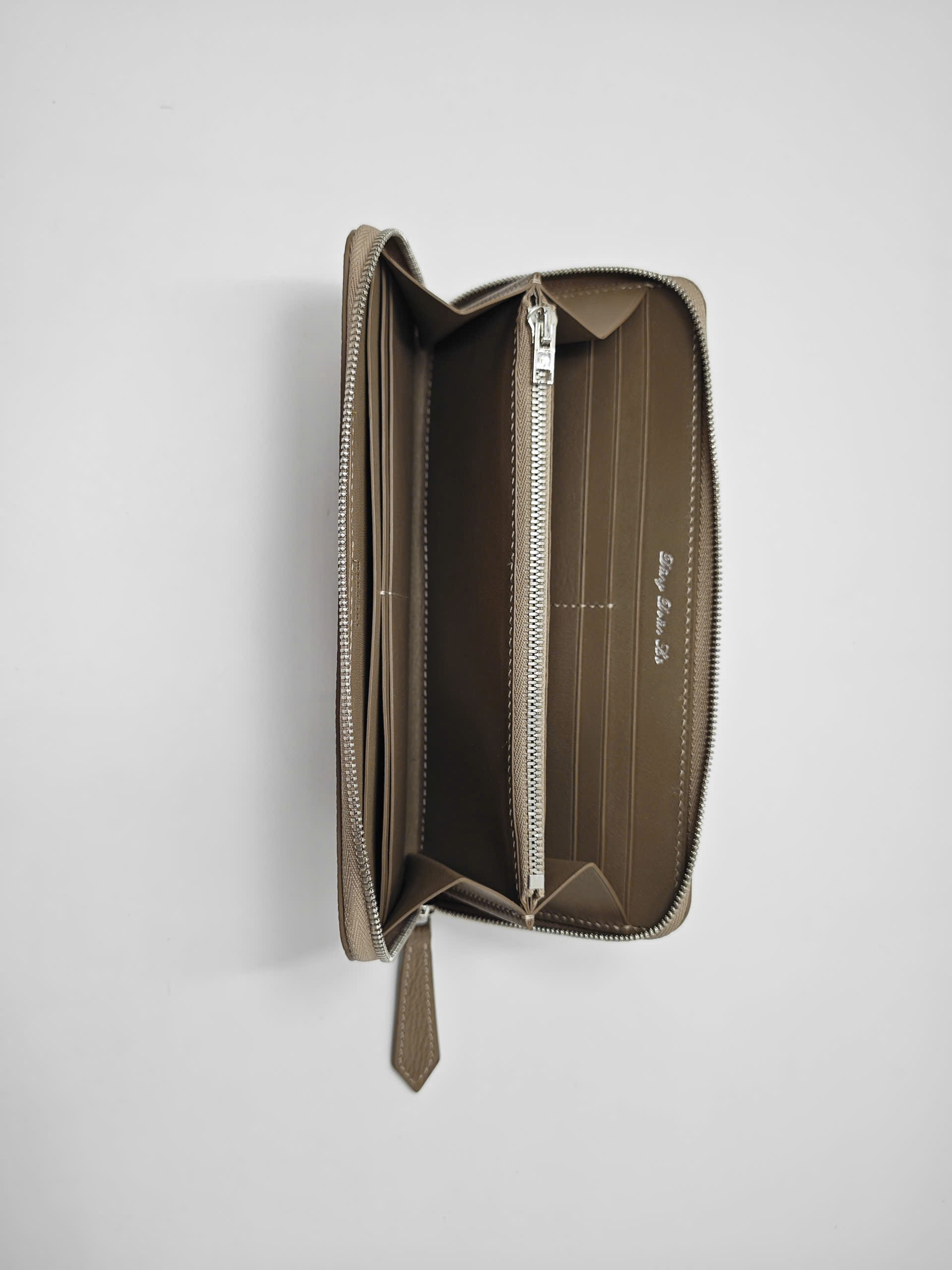 TP Long Zip Wallet – Ví dài chế tác thủ công màu Etoupe - Hình ảnh 7