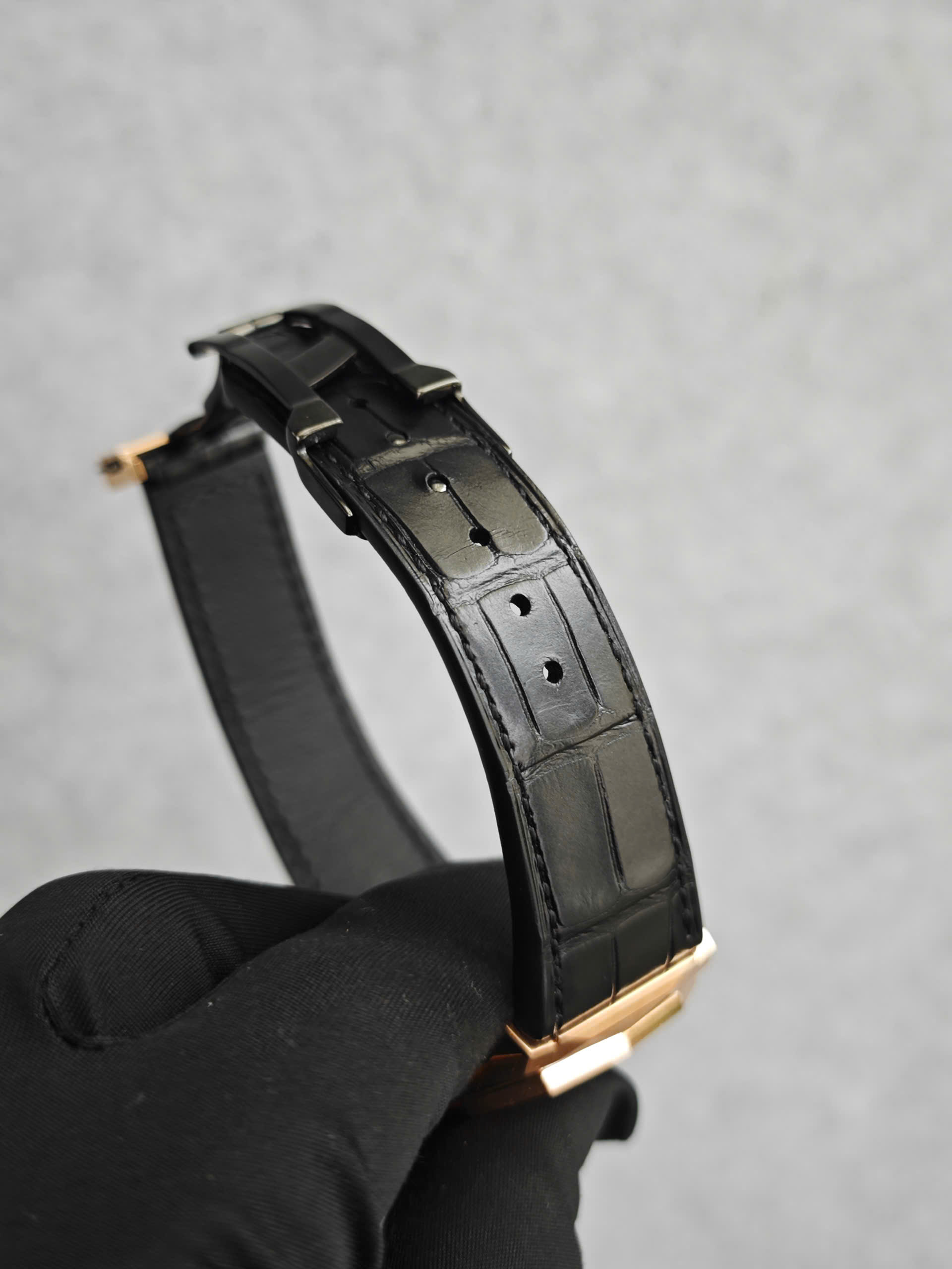 Dây đồng hồ Hublot Orlinski da cá sấu Pháp – Vân đuôi độc bản